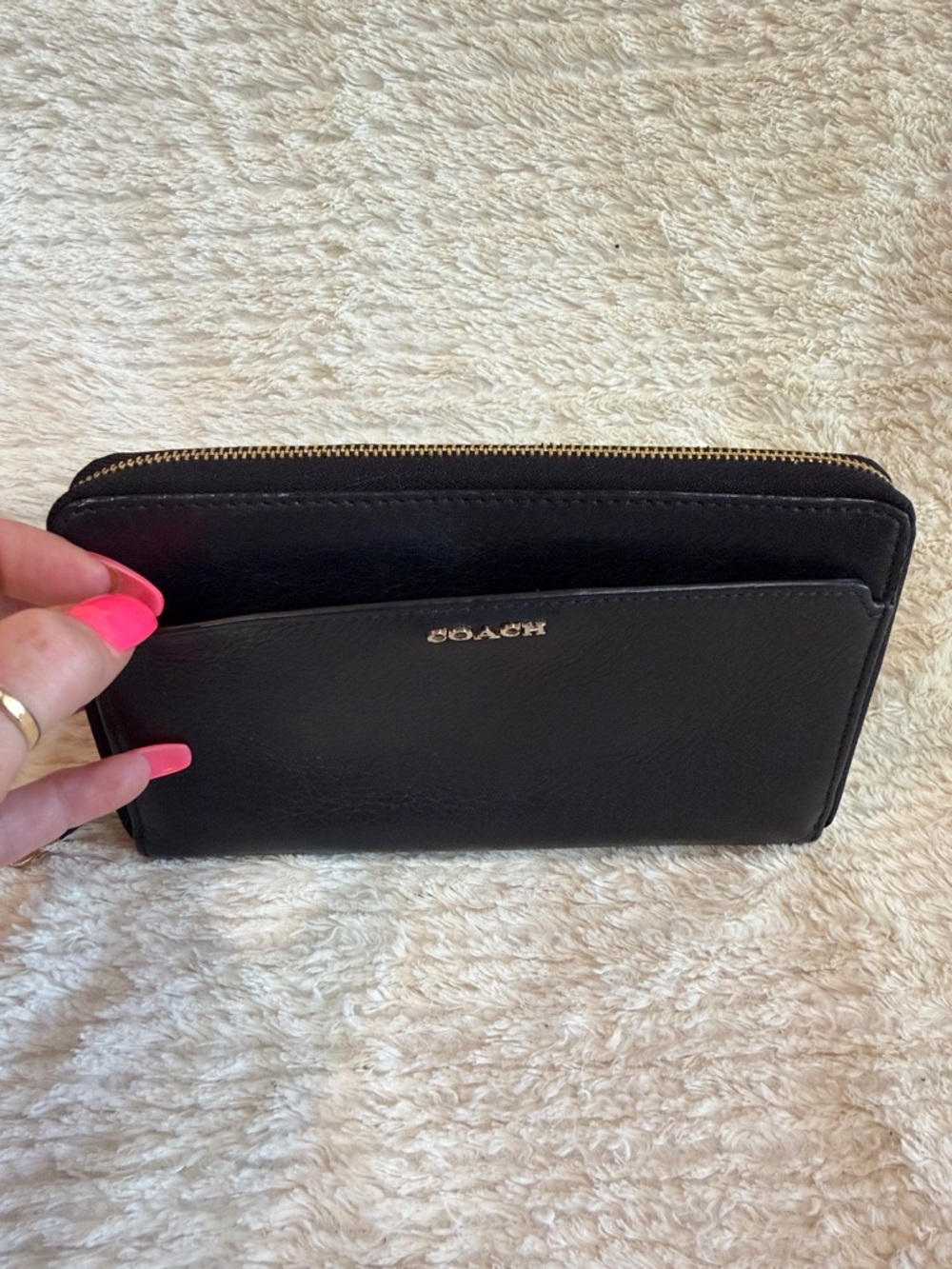 Coach Black Pebbled Leather Zip Around Wallet - Picture 4 of 7